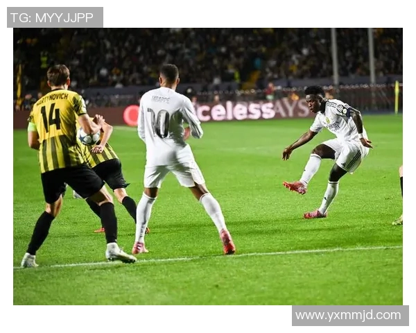 亨克主场迎战拿玻里期待精彩对决双方争夺欧战资格的关键战役 亨克主场迎战拿玻里期待精彩对决双方争夺欧战资格的关键战役