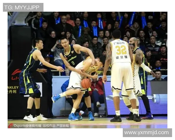 广东队与广厦队激烈对抗现场精彩瞬间回顾与分析 广东队与广厦队激烈对抗现场精彩瞬间回顾与分析