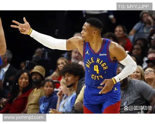 湖人对决掘金激战26号球迷期待精彩表现与绝佳战术较量 湖人对决掘金激战26号球迷期待精彩表现与绝佳战术较量